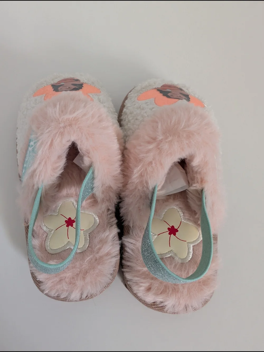 Disney Moana Plush Kids Slip-On Slippers in Peach, White and Mint Size 9